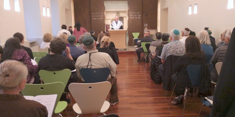 Anpassung an die moderne Welt