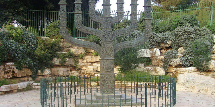 Die Hoffnung lebt:Naftali Bennett als Friedensstifter?